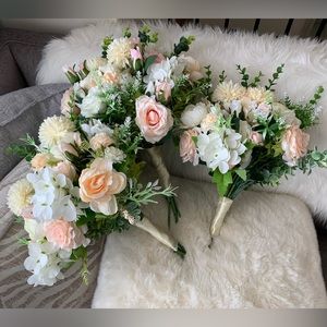 3 bridesmaid bouquets